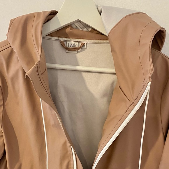 Simon’s Twik rain coat - Picture 2 of 6